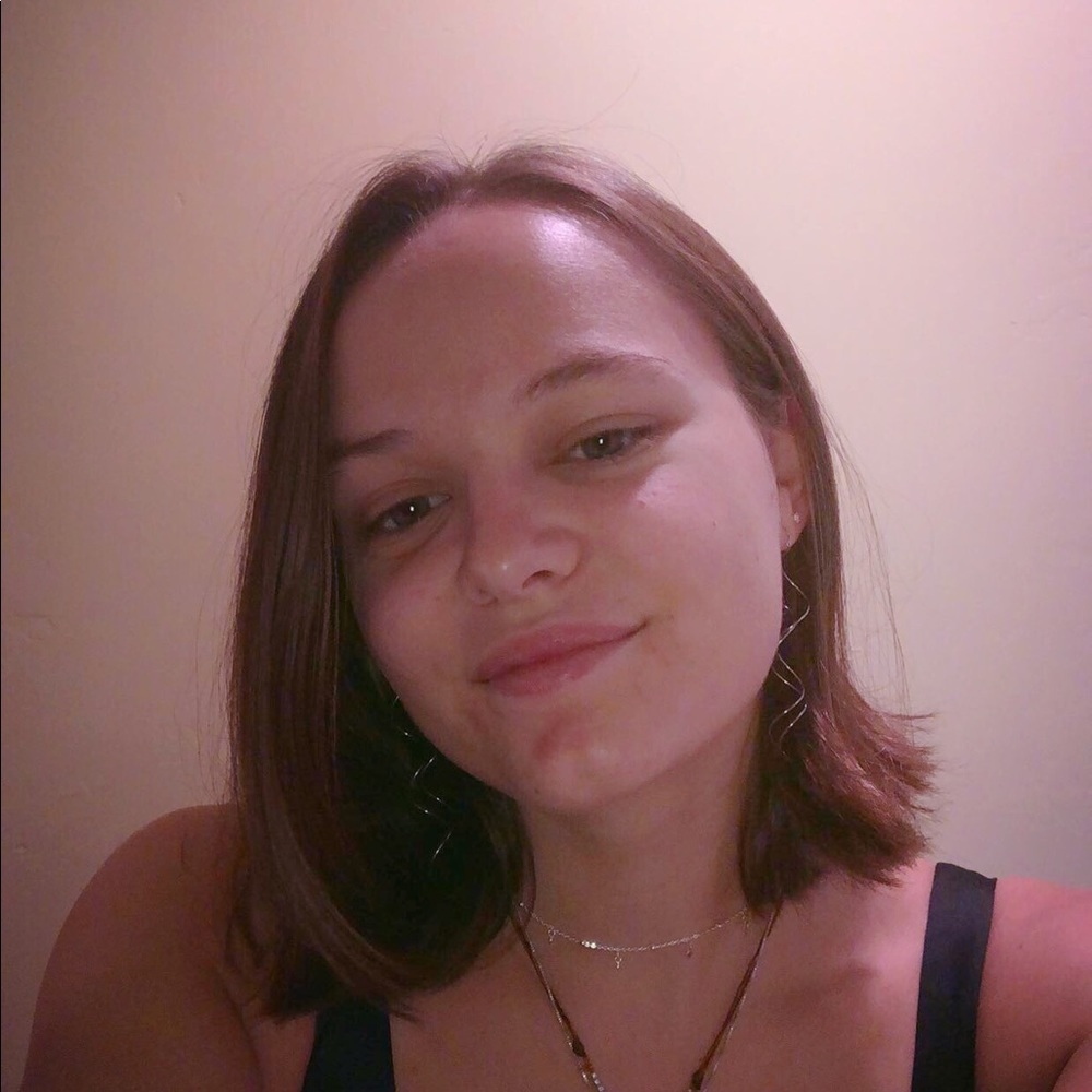 Meet your Posher, Claire